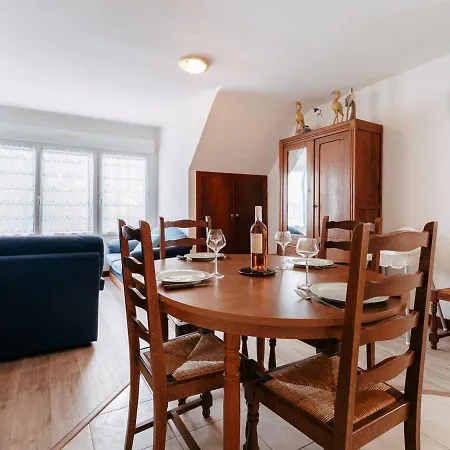 Apartment Lumineux A - 3 Pieces, 54m² - Proche Et Commerces, Stationnement Inclus - Fr-1-477-100